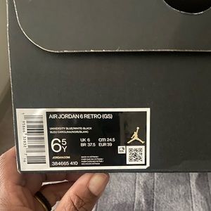 Youth 6.5 (Women’s 8) Jordan 6